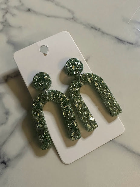 Horsehoe Earrings - green crushed glass