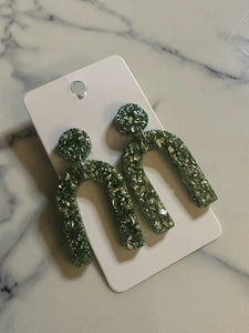 Horsehoe Earrings - green crushed glass