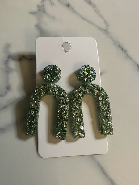 Horsehoe Earrings - green crushed glass